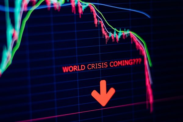 economy-crisis-panic-stock-market-crash-graph-QNW3HRW