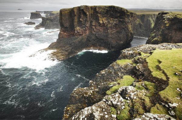 scottish-coastline-landscape-in-shetland-islands-s-PADB67T