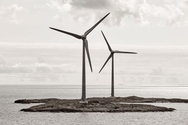 wind-turbines-in-the-baltic-sea-renewable-energy-f-PVXDW3R