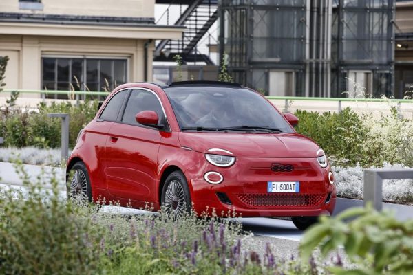 13_newfiat500red-61a4973354b61