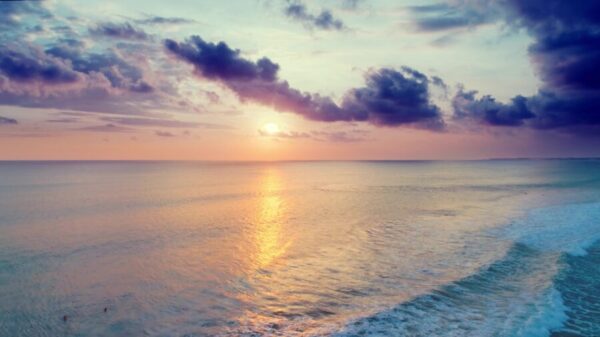 sunset-on-the-ocean-coast-2022-08-03-17-31-58-utc_Moment